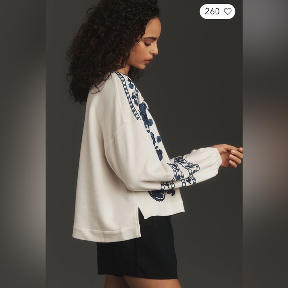 Anthropologie cream colored sweatshirt, size small with navy blue appliqué - Picture 13 of 14